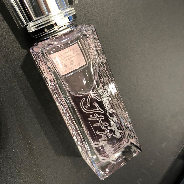 香水瓶香蕉视频你懂的打标机，永远值得收藏的礼物