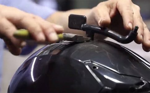 头盔着火了，但你们知道3D香蕉视频你懂的切割摩托车头盔吗？